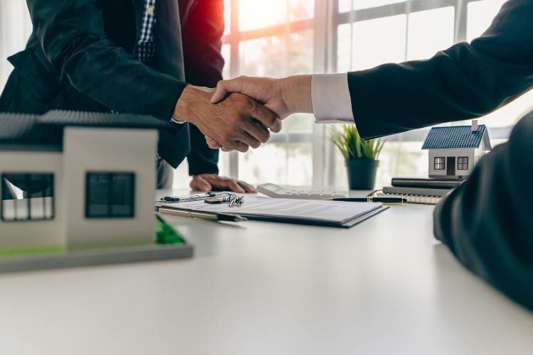 Atouts d’une agence pour la vente d’une maison après un héritage